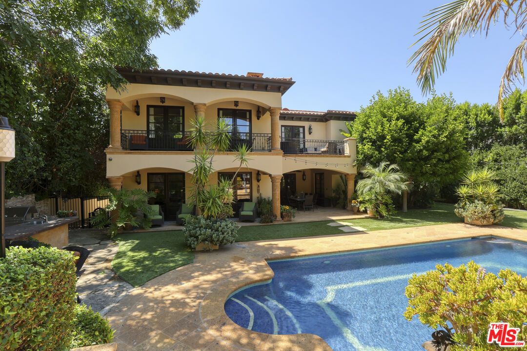 Backyard, Exterior, Pool