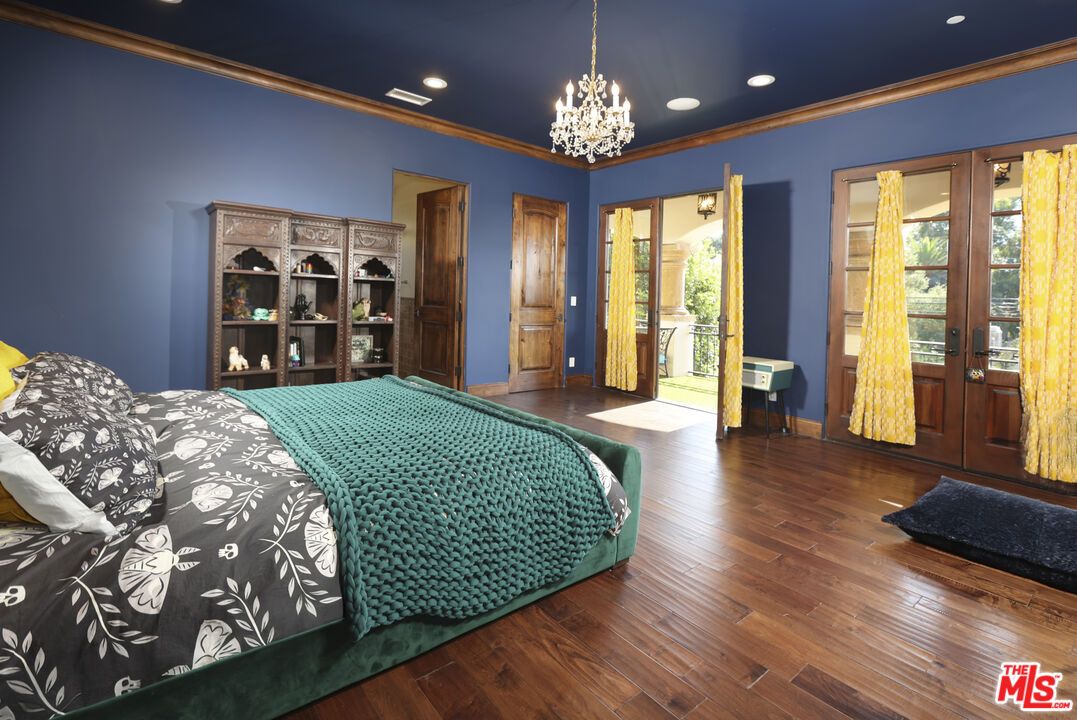 Bedroom, Chandelier, Interior, Recessed Lighting, Wood Texture Flooring