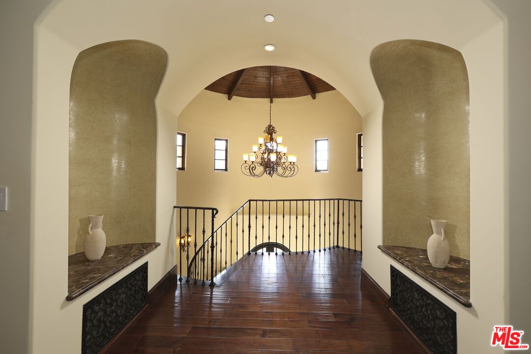 Chandelier, Interior, Recessed Lighting, Wooden Beams, Wooden Ceilings, Wood Texture Flooring