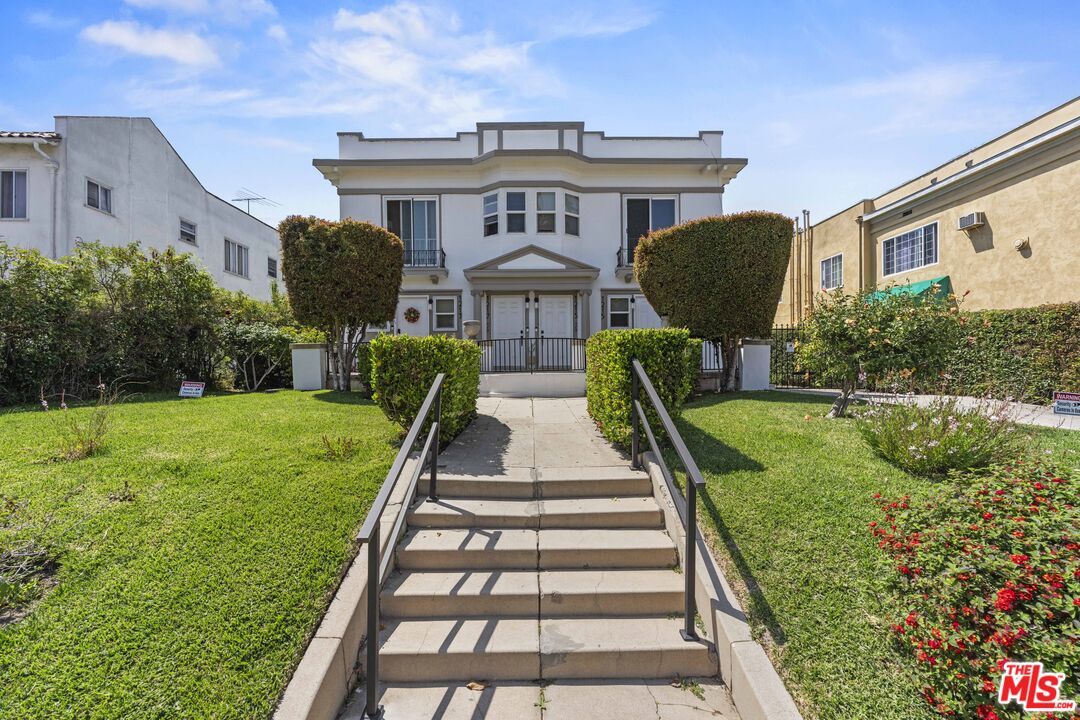 Backyard, Exterior, Facade, Mediterranean