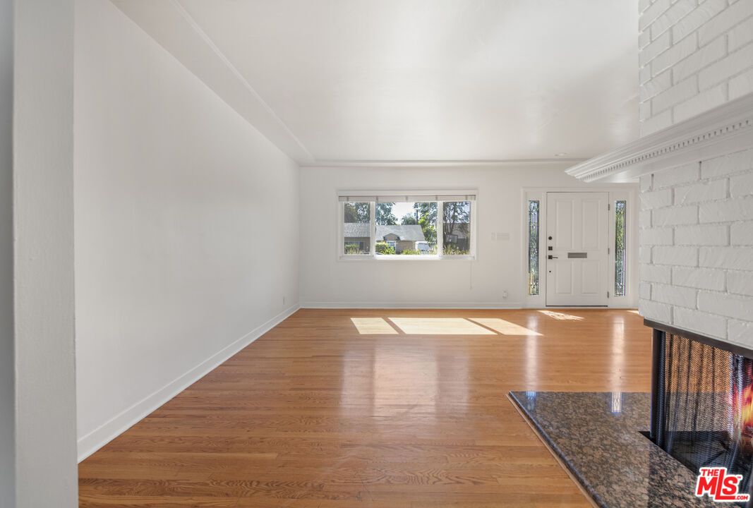 Empty room, Fireplace, Interior, Wood Texture Flooring