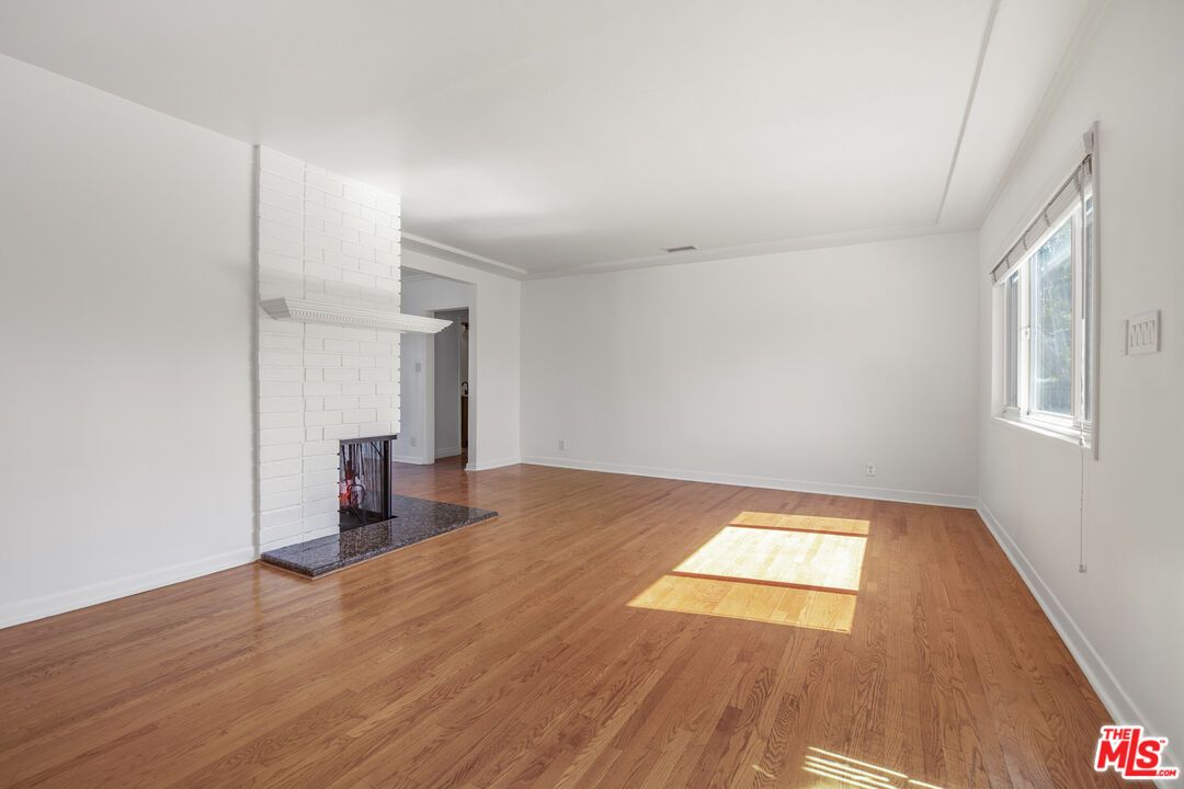Empty room, Fireplace, Interior, Wood Texture Flooring