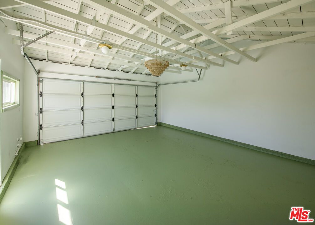 Garage, Interior
