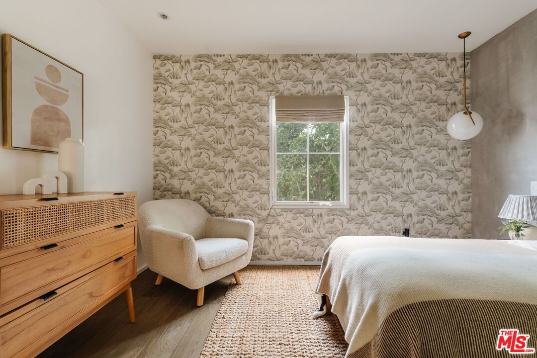 Bedroom, Interior, Pendant Lights, Recessed Lighting, Wood Texture Flooring