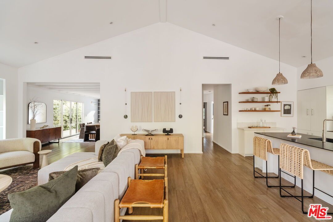 Interior, Kitchen, Living room, Pendant Lights, Recessed Lighting, Wood Texture Flooring