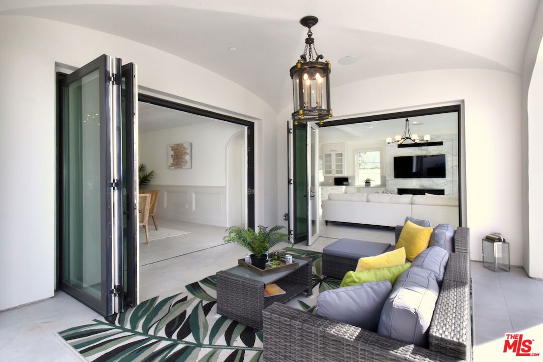 Interior, Living room, Pendant Lights