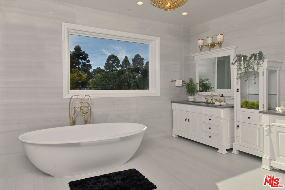 Bathroom, Dual Sink Vanities, Free Standing Baths, Interior, Recessed Lighting, Wood Texture Flooring