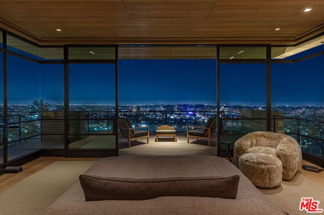 Interior, Recessed Lighting, Sun Room, Wooden Ceilings