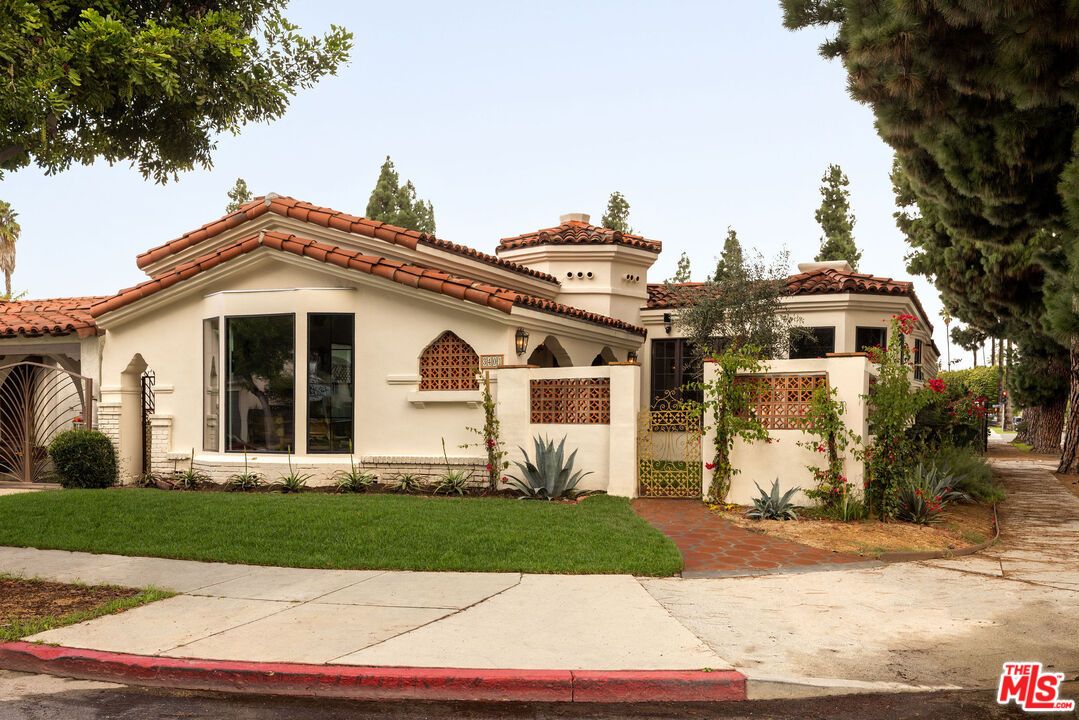 Exterior, Facade, Spanish Mediterranean