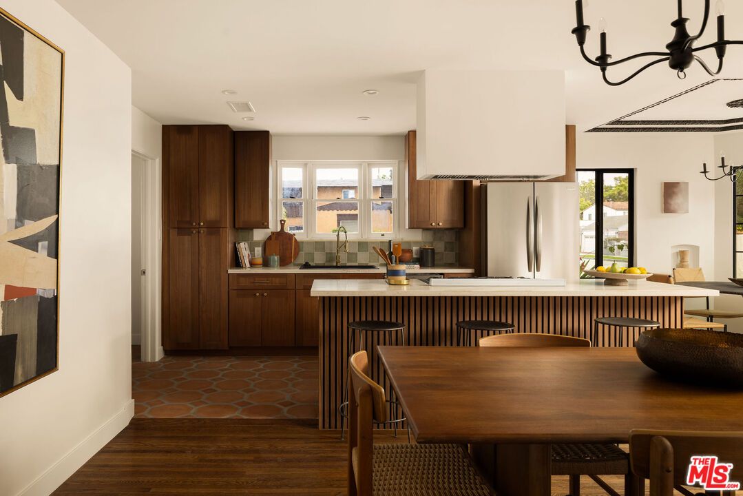 Chandelier, Dining room, Interior, Kitchen, Recessed Lighting, Wood Texture Flooring