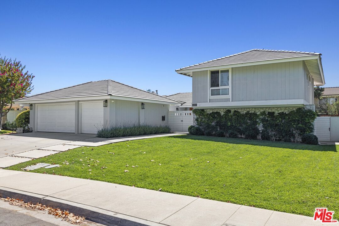 Detached Garage, Exterior