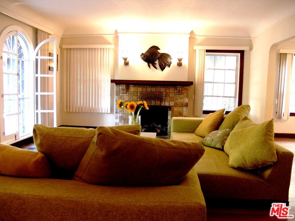 Fireplace, Interior, Living room