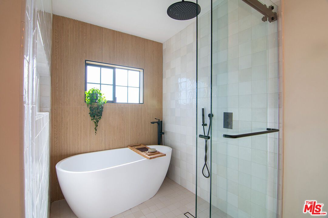 Bathroom, Free Standing Baths, Glass Shower, Interior