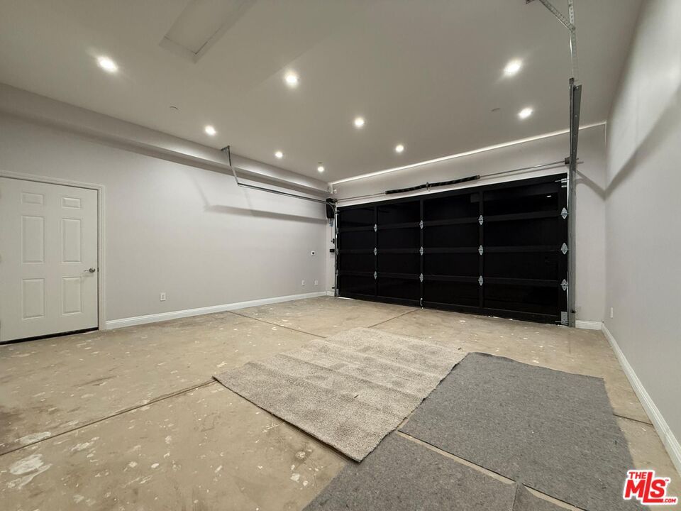 Garage, Interior, Recessed Lighting