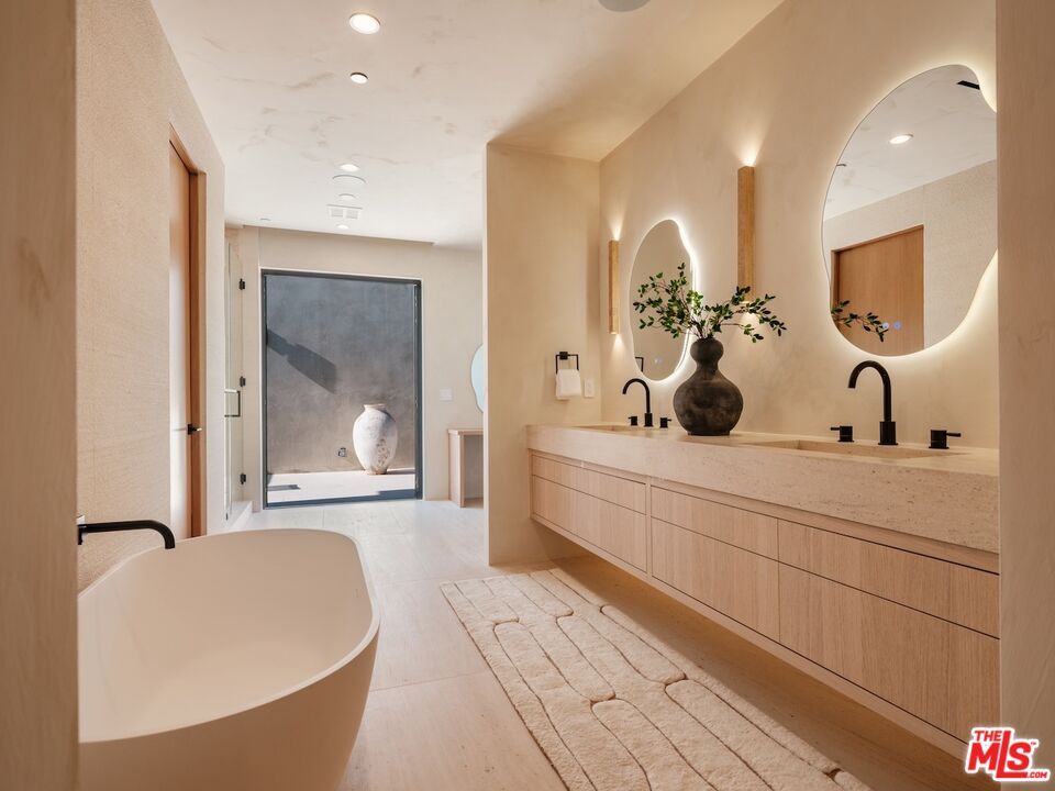 Bathroom, Dual Sink Vanities, Free Standing Baths, Interior, Recessed Lighting