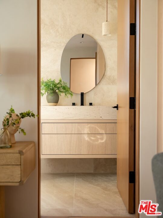 Bathroom, Interior, Pendant Lights