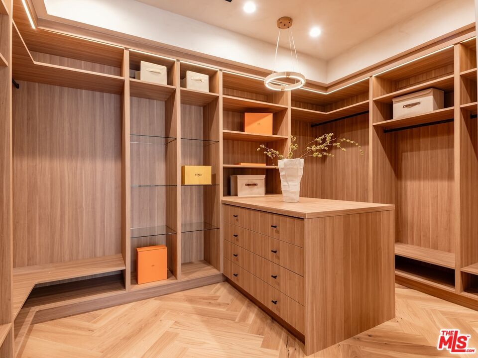 Interior, Pendant Lights, Recessed Lighting, Wood Texture Flooring