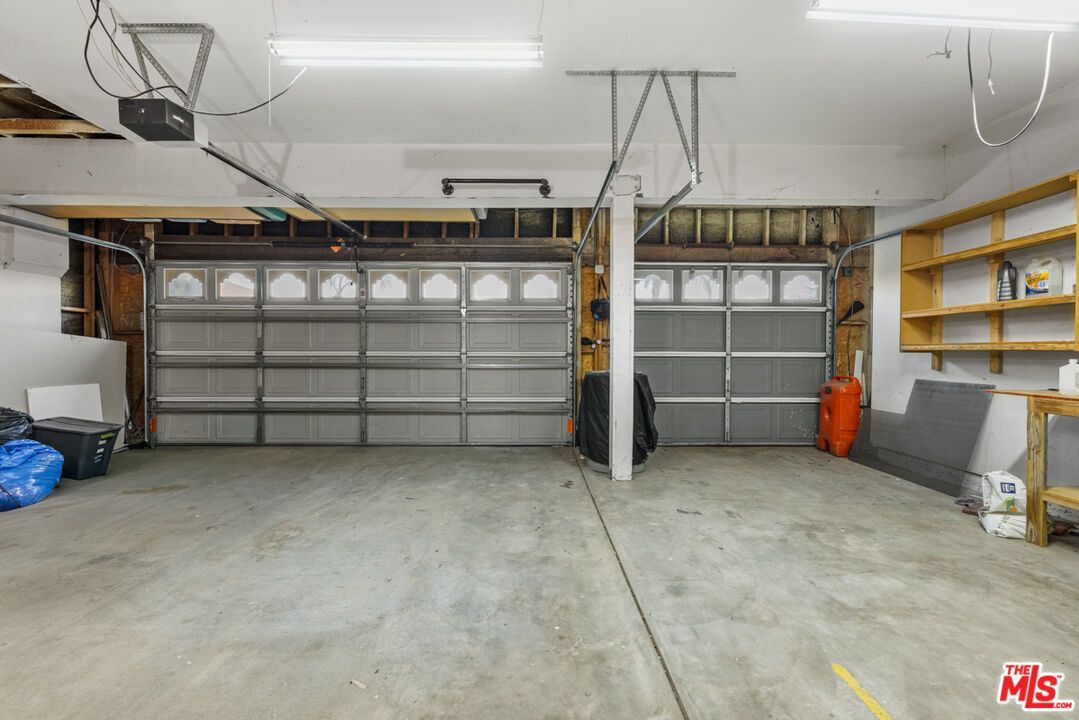 Garage, Interior