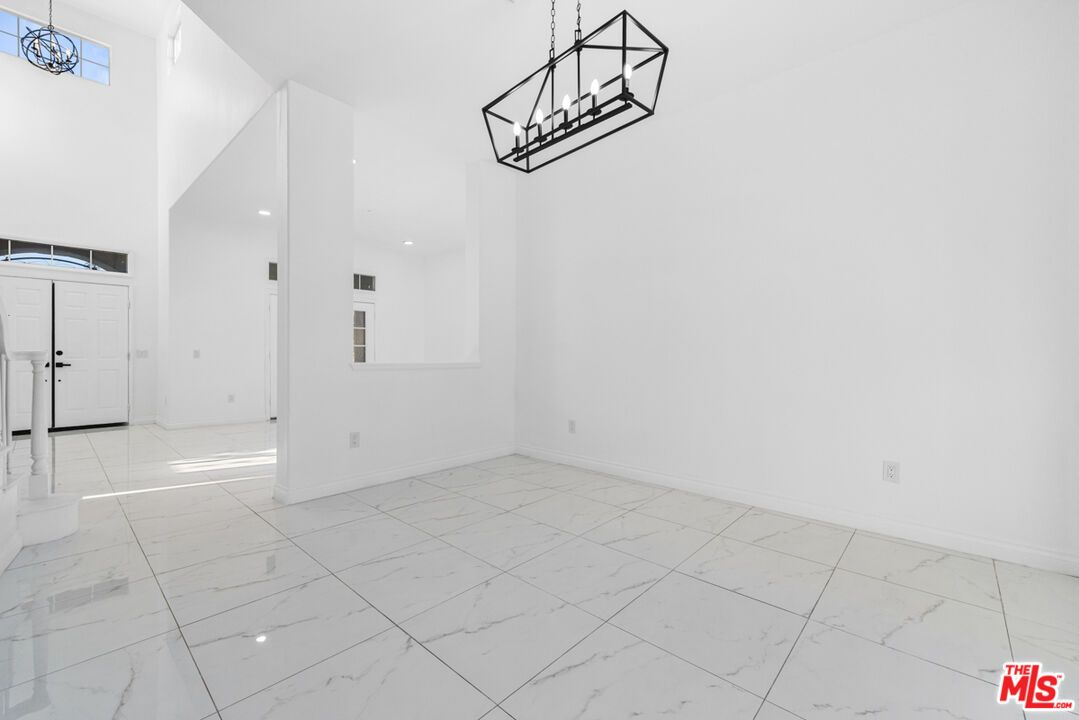 Empty room, Interior, Marble, Pendant Lights, Recessed Lighting