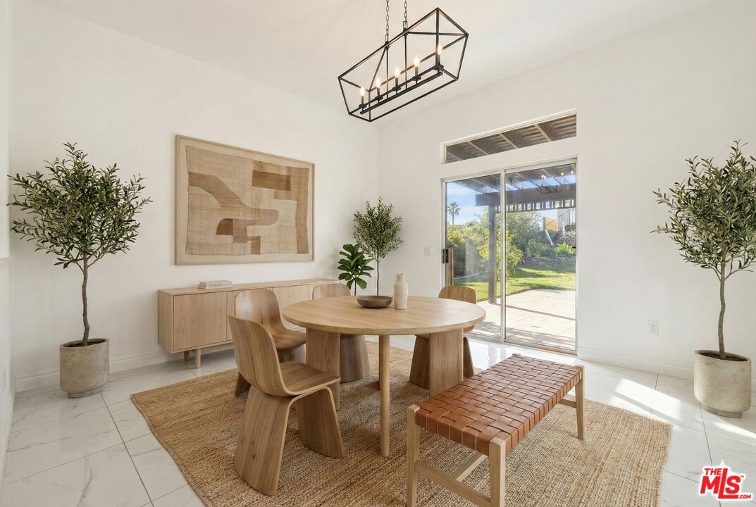 Dining room, Interior, Marble, Pendant Lights