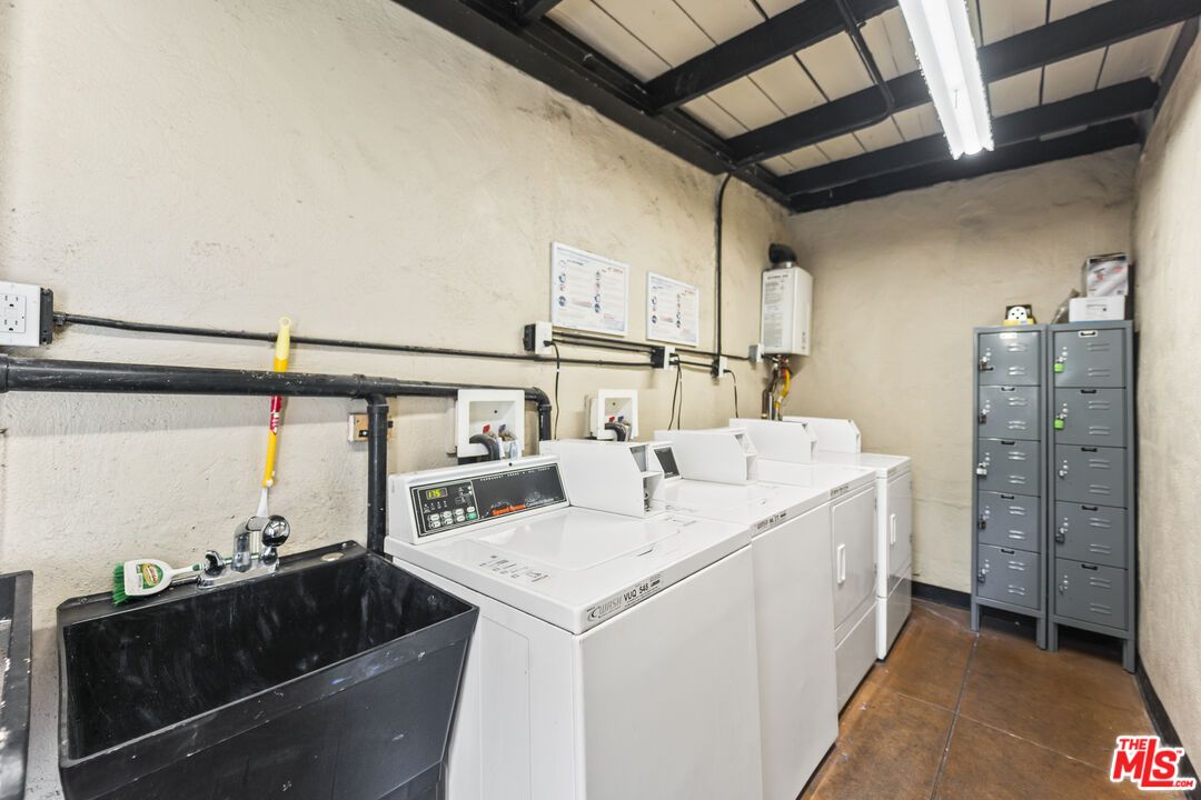 Interior, Washer