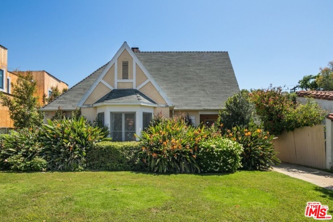 Backyard, Exterior, Facade, Tudor Revival