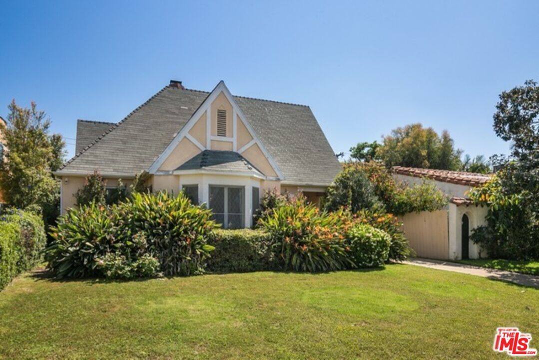 Backyard, Exterior, Facade, Tudor Revival