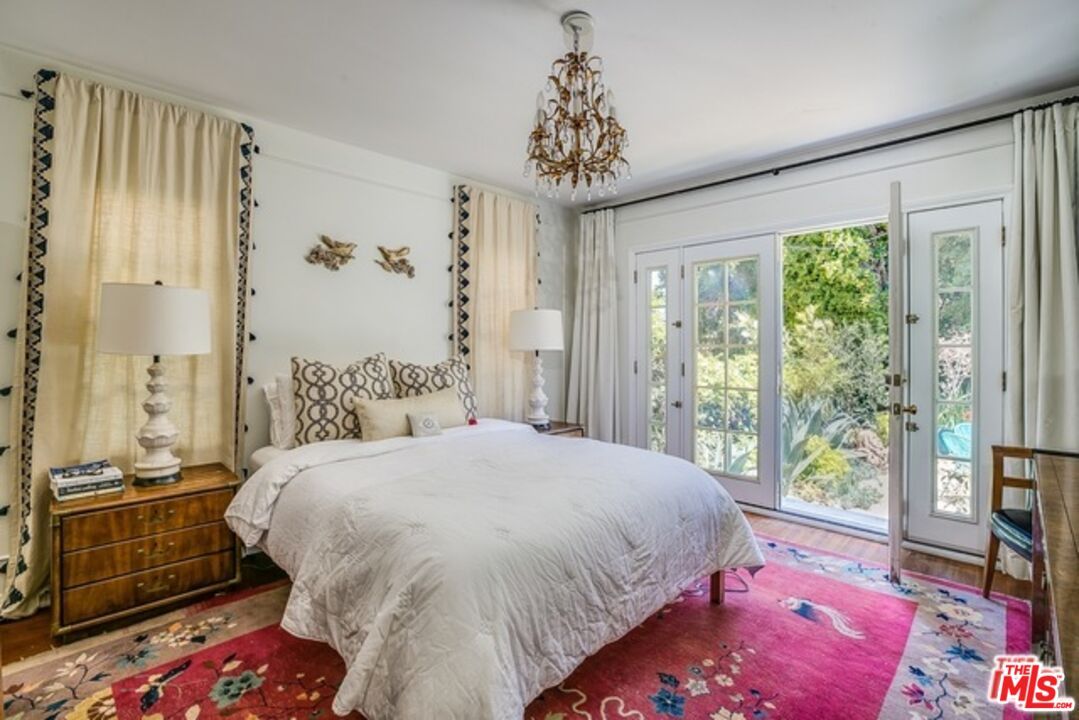 Bedroom, Chandelier, Interior, Pendant Lights