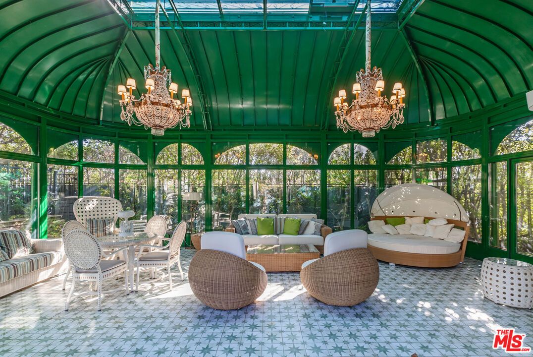 Chandelier, Interior, Sun Room