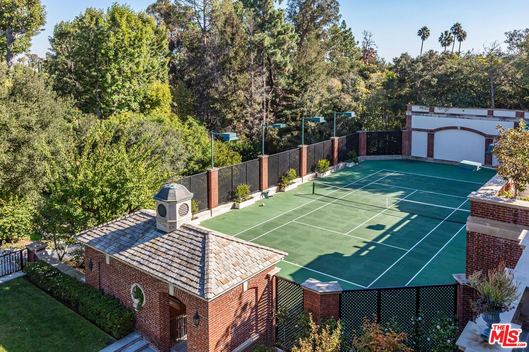 Exterior, Tennis Courts