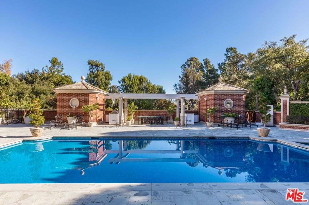 Exterior, Fireplace, Pool