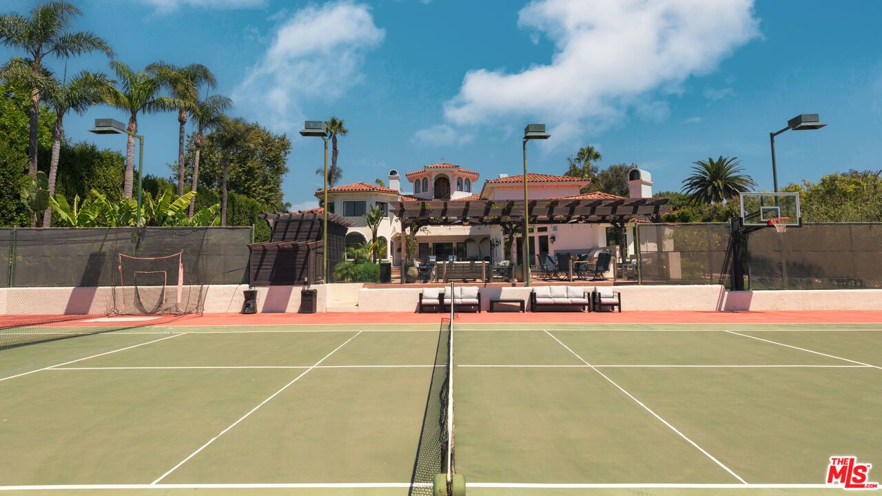 Exterior, Tennis Courts