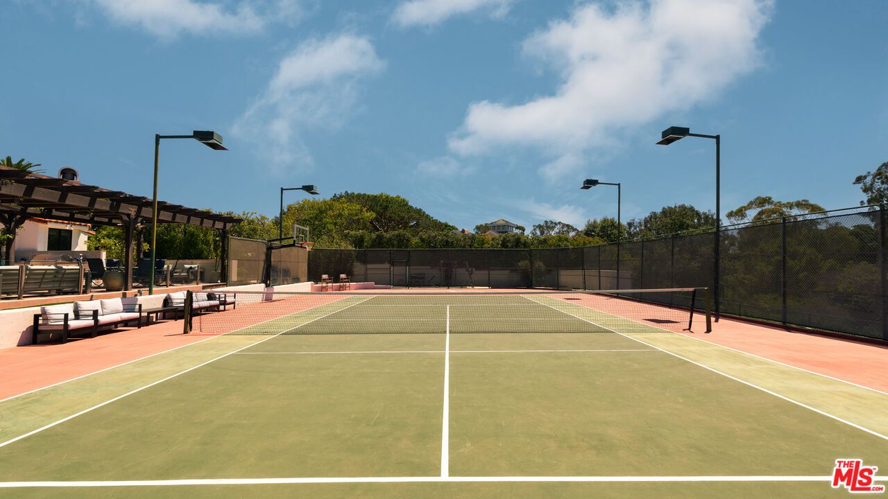 Exterior, Tennis Courts