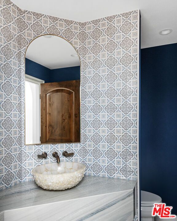 Bathroom, Interior, Recessed Lighting