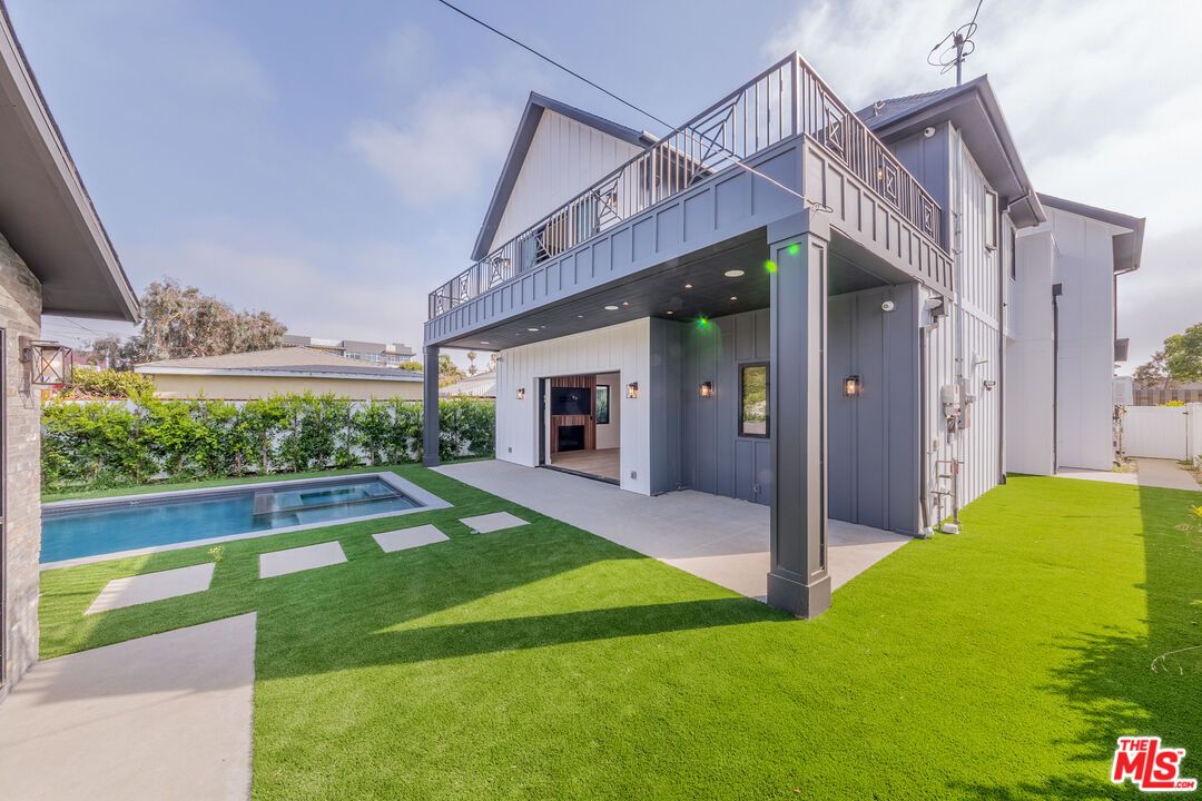 Backyard, Exterior, Pool