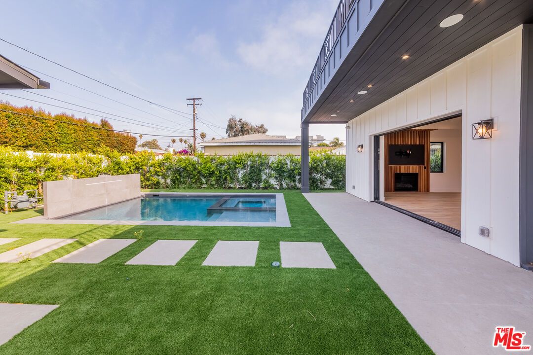 Backyard, Exterior, Pool