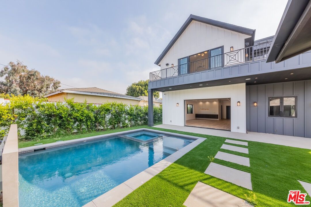 Backyard, Exterior, Pool