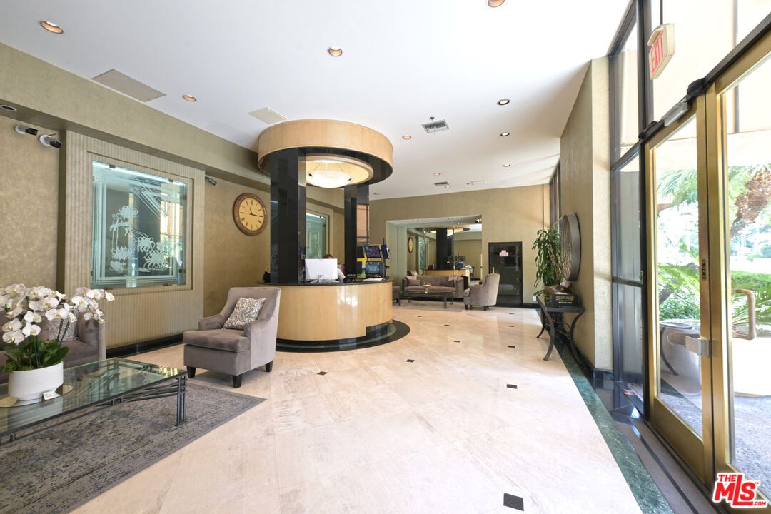 Fireplace, Interior, Living room, Recessed Lighting