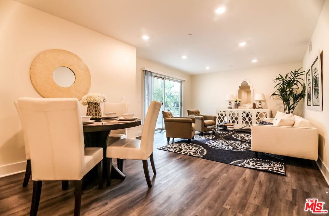 Dining room, Interior, Living room, Recessed Lighting, Wood Texture Flooring