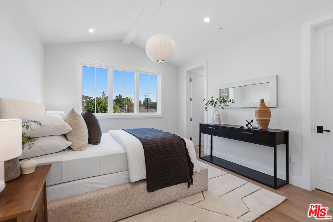 Bedroom, Interior, Pendant Lights, Recessed Lighting, Wood Texture Flooring