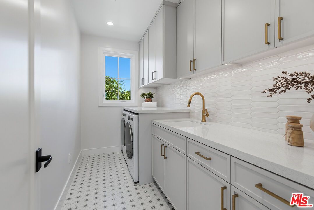 Interior, Recessed Lighting, Washer