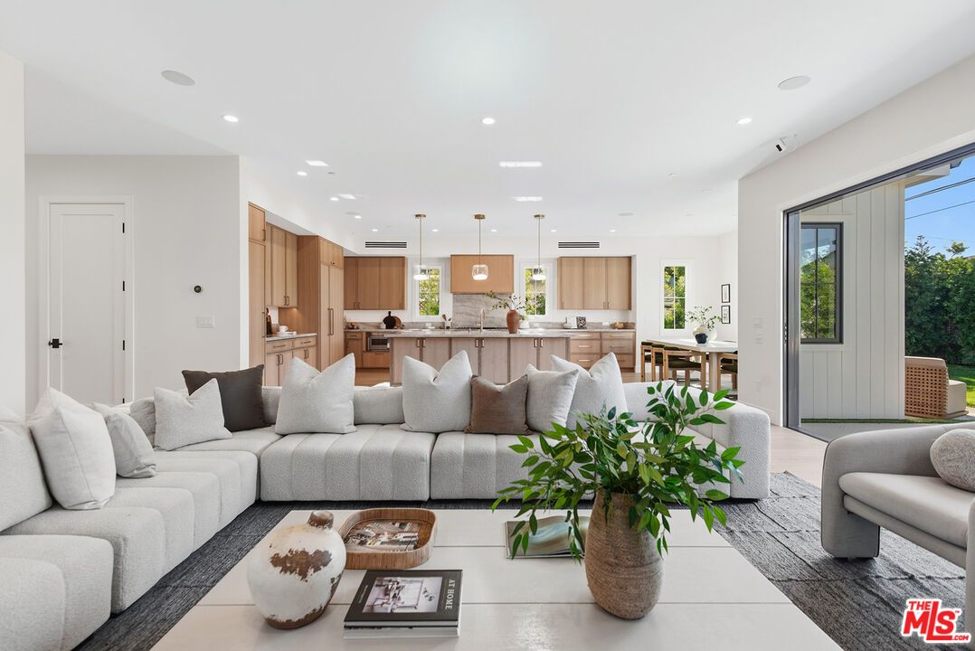 Interior, Kitchen, Living room, Pendant Lights, Recessed Lighting