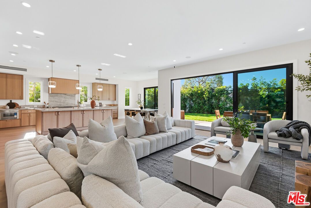 Interior, Kitchen, Living room, Pendant Lights, Recessed Lighting, Wood Texture Flooring