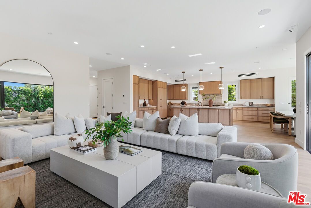 Interior, Kitchen, Living room, Pendant Lights, Recessed Lighting, Wood Texture Flooring