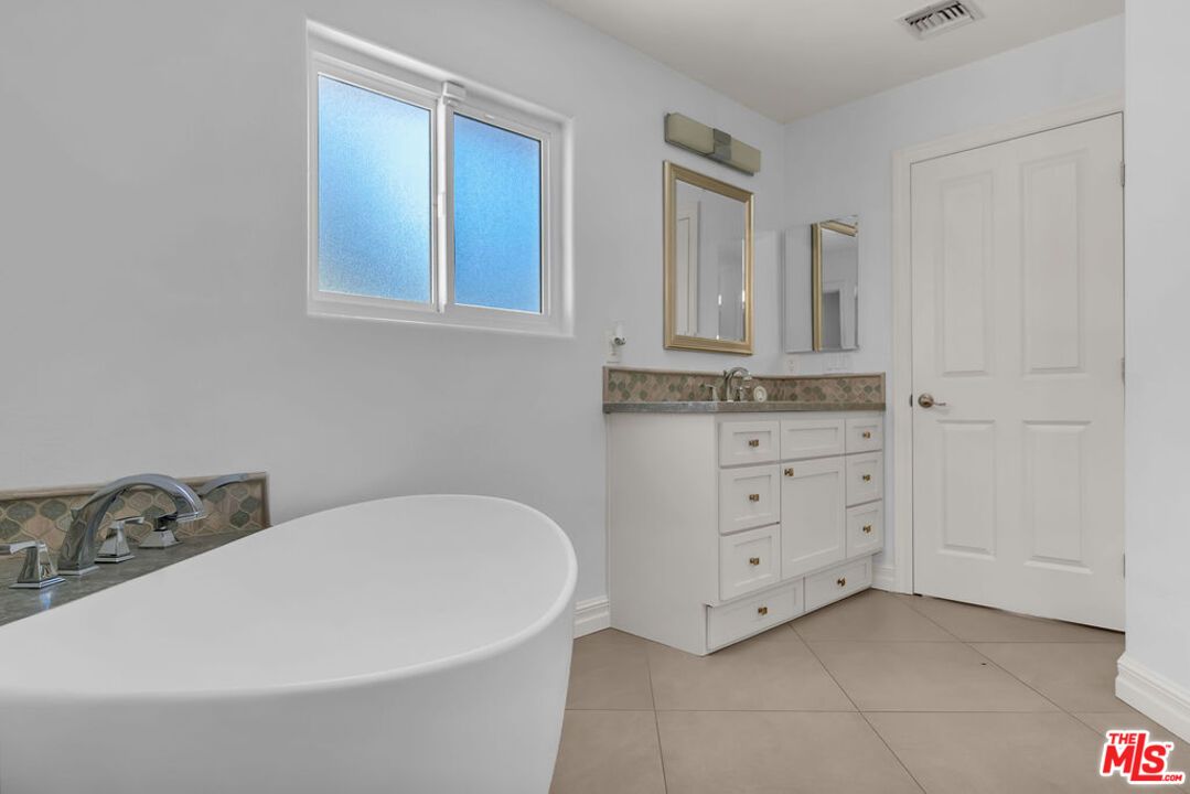 Bathroom, Dual Sink Vanities, Free Standing Baths, Interior