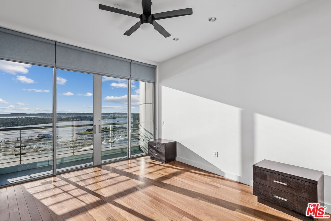 Empty room, Interior, Recessed Lighting, Water, Wood Texture Flooring