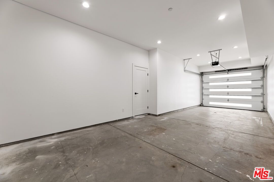 Garage, Interior, Recessed Lighting