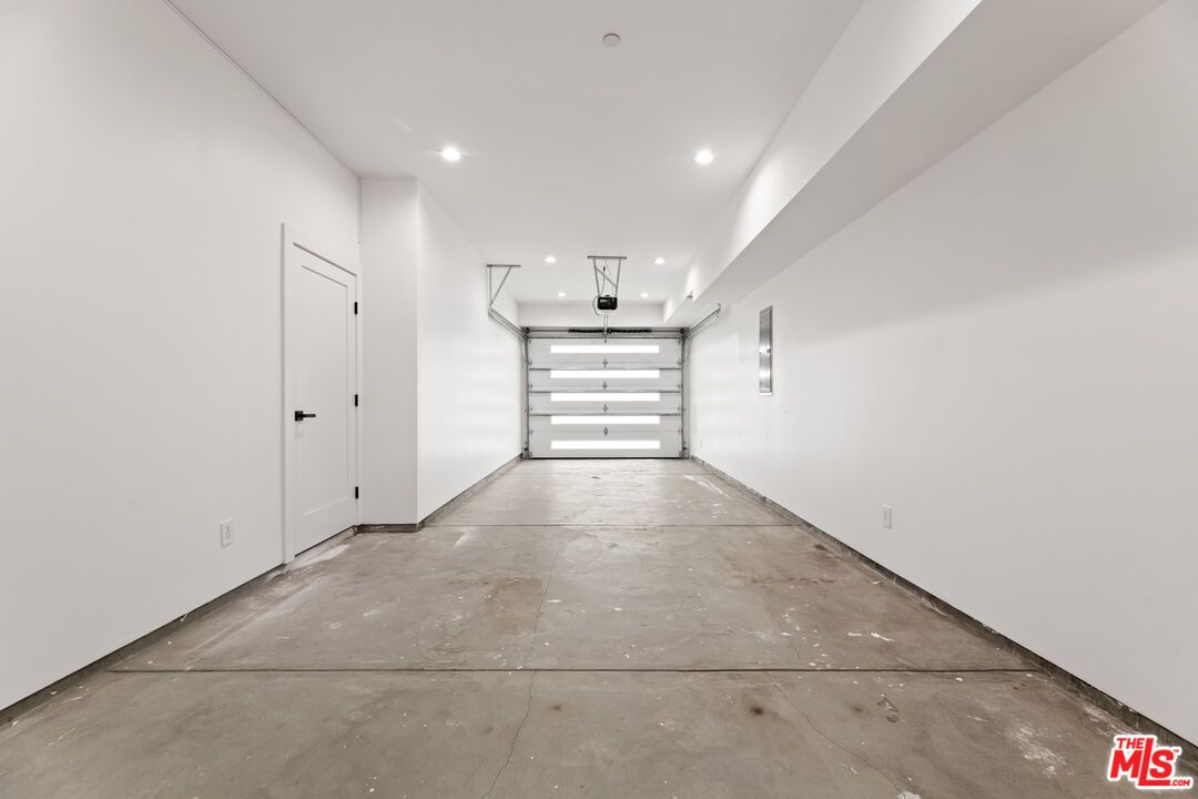 Interior, Recessed Lighting