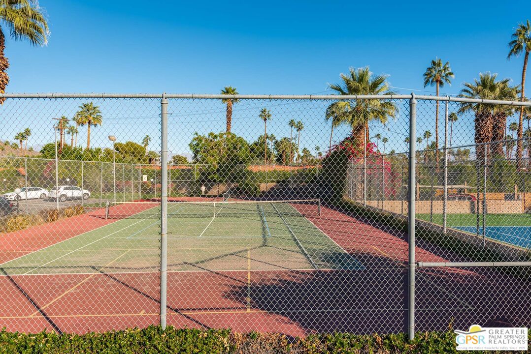 Exterior, Tennis Courts