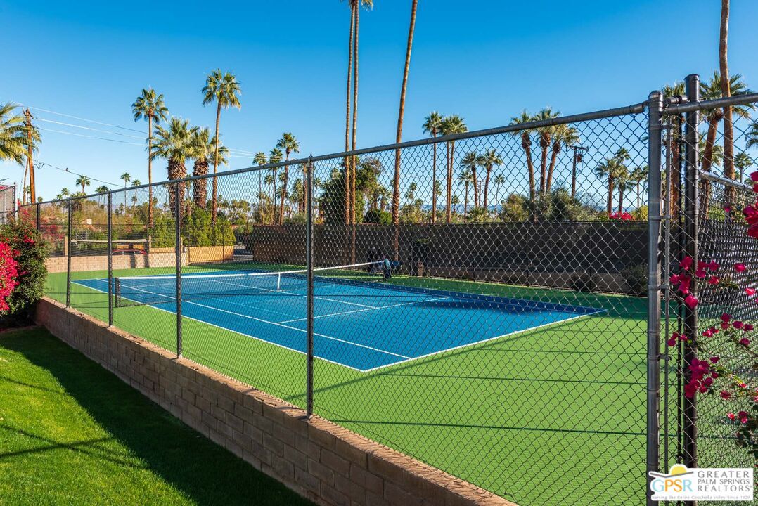 Exterior, Tennis Courts